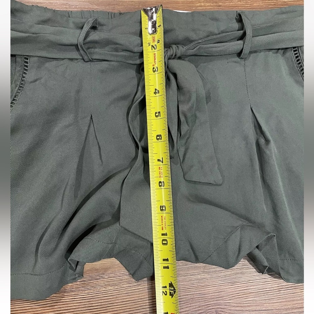 NEW BB Dakota Steve Madden Womens Dress Shorts Tie Waist Size Large Olive Green - Picture 9 of 10